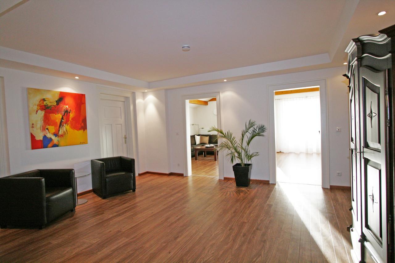 Ferienwohnung Am Kurpark -Wohnung 3,150Qm- Mit Lift 加爾米施-帕滕基興 外观 照片